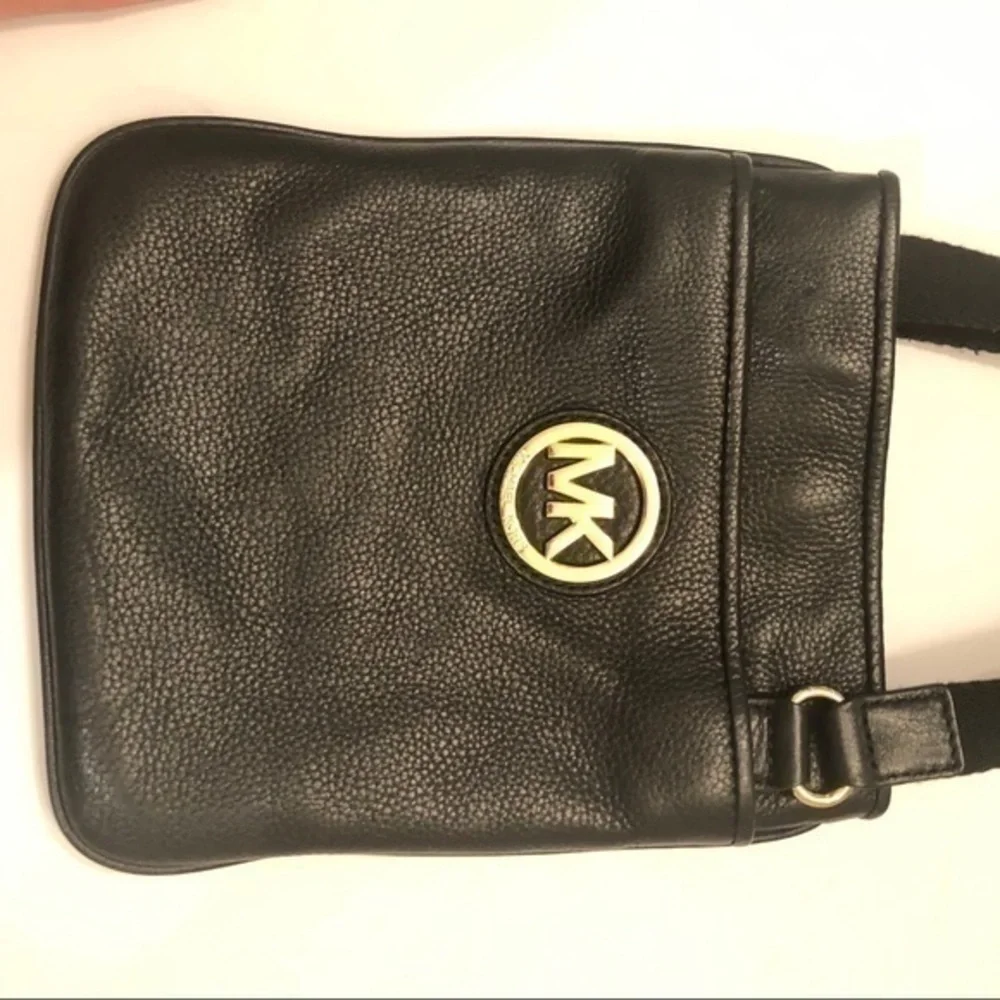 Michael kors black leather crossbody bag